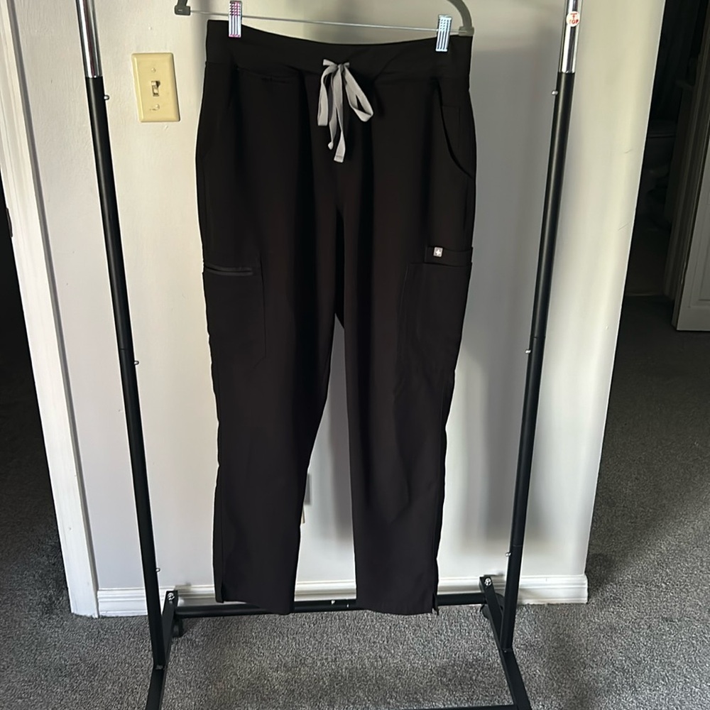 FIGS Black Scrub Pants